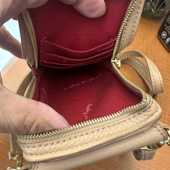 NWOT Hammitt 310 Mobile Crossbody Bag in Toast with Gold Accents - Picture 5 of 6